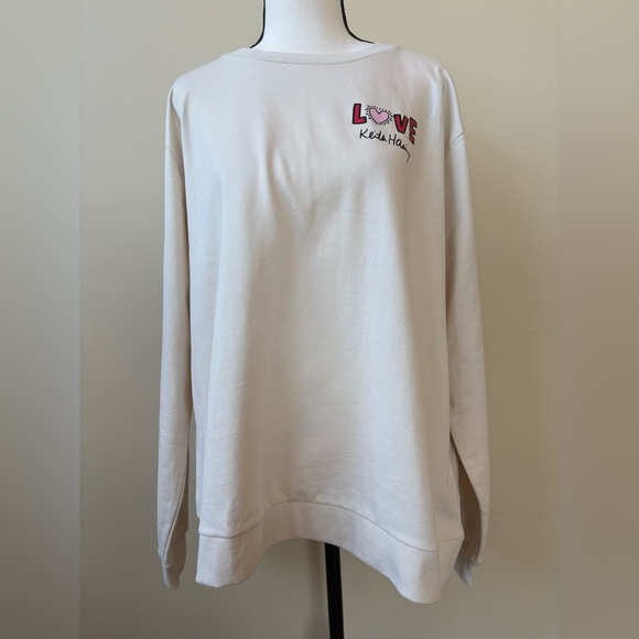 NWT - Keith Haring - Graphic Sweatshirt with Red Heart - Size XL - Picture 10 of 12